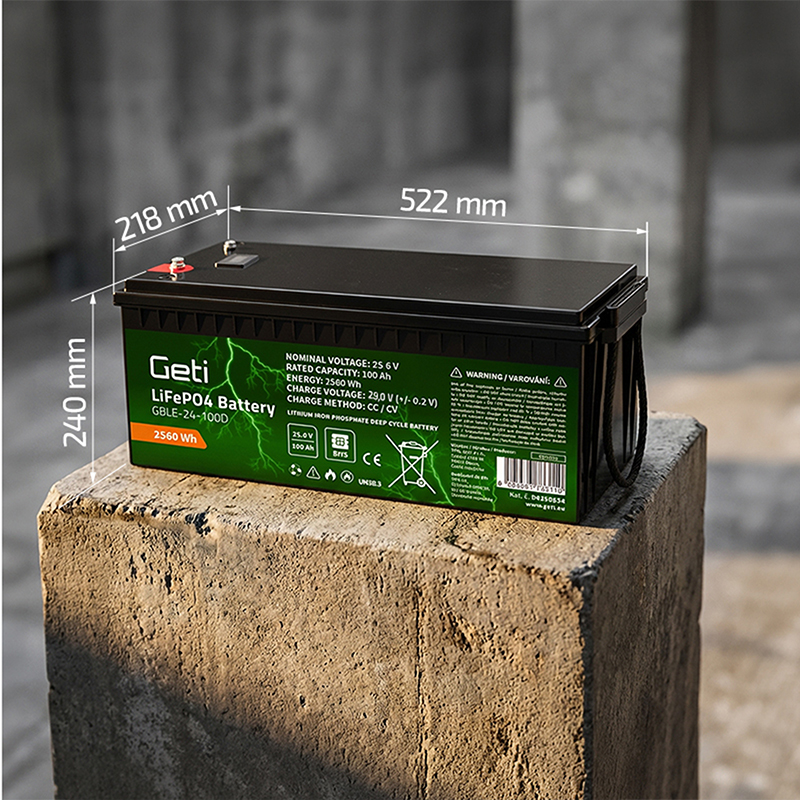 Baterie LiFePO4 25,6V 100Ah GETI GBLE-24-100D displej