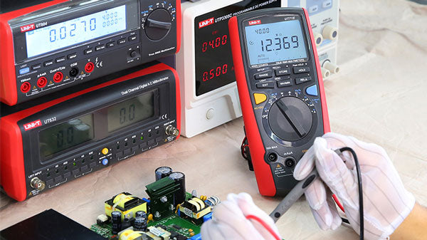 Multimetr UNI-T UT71C