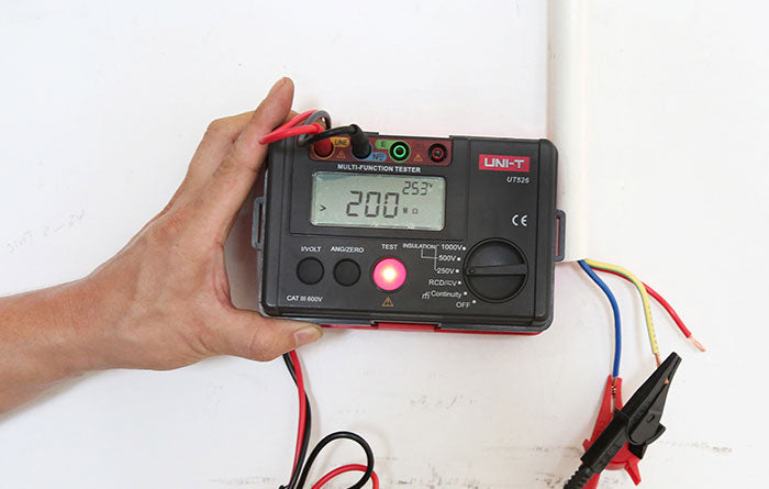 Tester multifunkční UNI-T UT526